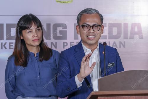 FAHMI FADZIL
