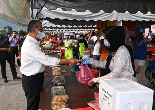 TAN SRI MUHYIDDIN YASSIN