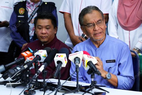 DATUK SERI DR DZULKEFLY AHMAD