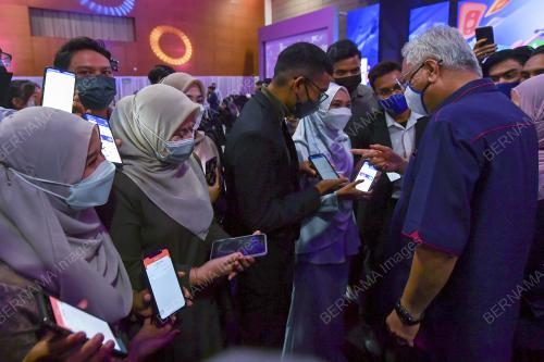 DATUK SERI ISMAIL SABRI YAAKOB