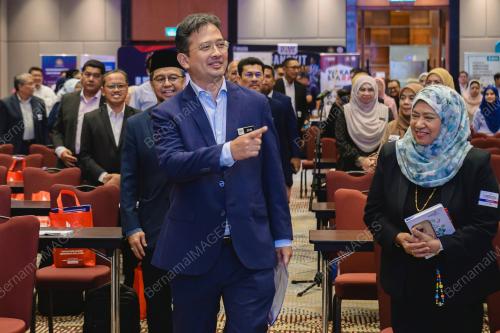 TAN SRI JOHAN MAHMOOD MERICAN