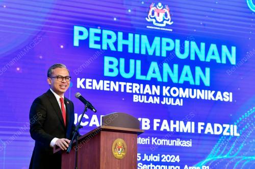 FAHMI FADZIL