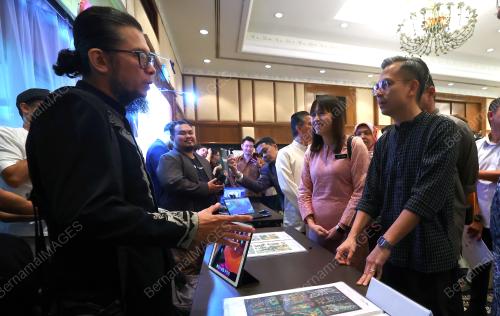 FAHMI FADZIL