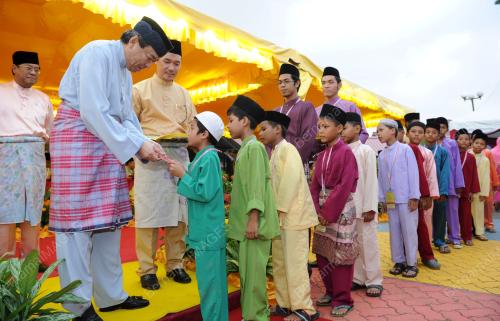 SULTAN SHARAFUDDIN IDRIS SHAH