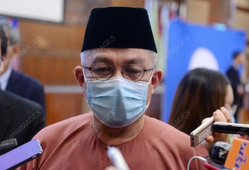 DATUK SERI DR ADHAM BABA