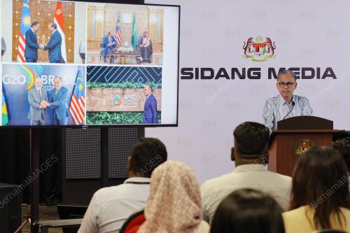 FAHMI FADZIL