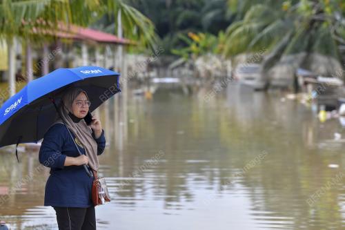 BANJIR MELEBIHI PARAS KEPALA