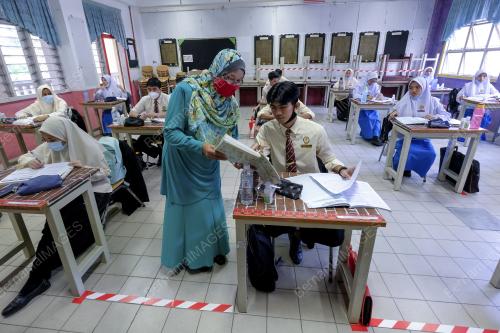 PEMBUKAAN SEMULA SESI PERSEKOLAHAN SEKOLAH MENENGAH
