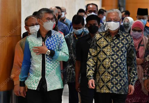 DATUK SERI ISMAIL SABRI YAAKOB