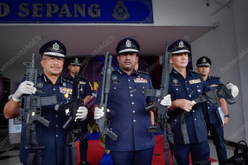 DATUK HUSSEIN OMAR KHAN
