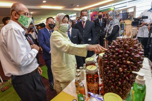 DATUK ZURAIDA KAMARUDDIN