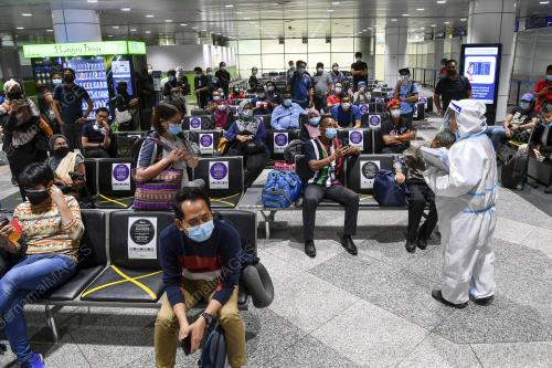 PROSES SARINGAN COVID-19 DI KLIA