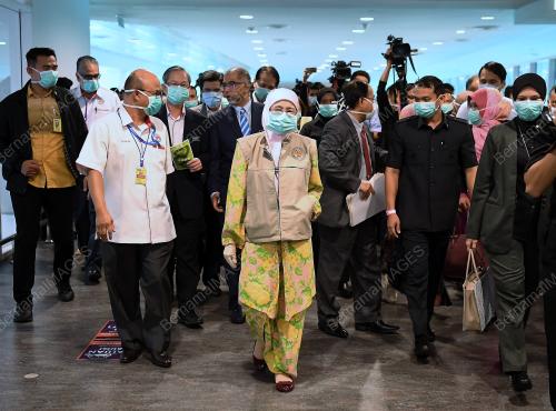DATUK SERI DR WAN AZIZAH WAN ISMAIL