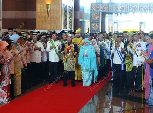 AL-SULTAN ABDULLAH RI'AYATUDDIN AL-MUSTAFA BILLAH SHAH
