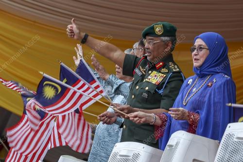 AL-SULTAN ABDULLAH RI'AYATUDDIN AL-MUSTAFA BILLAH SHAH