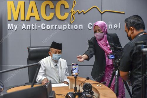TAN SRI DR RAIS YATIM
