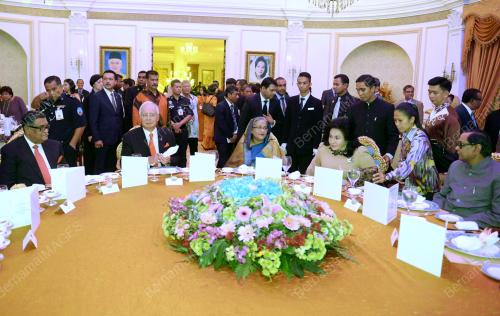 PTJ20_03122014_MAKAN_MALAM