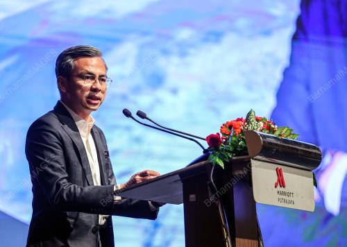 FAHMI FADZIL HADIR COURIER INDUSTRY APPRECIATION DAY
