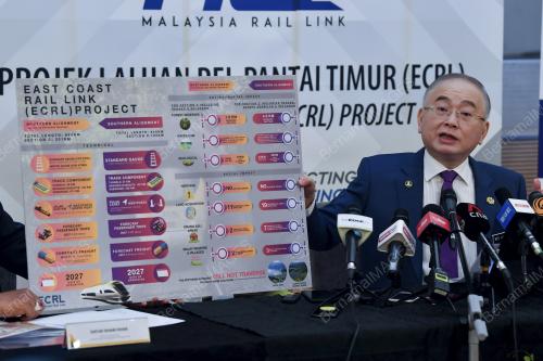 DATUK SERI DR WEE KA SIONG