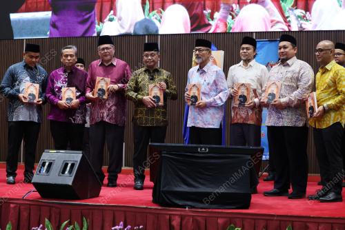 DATUK DR MOHD NA'IM MOKHTAR