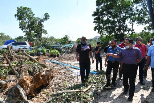 DATUK SERI AMIRUDIN SHARI