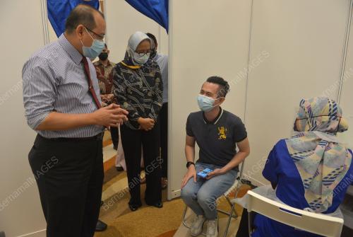 DATUK AHMAD AMZAD HASHIM