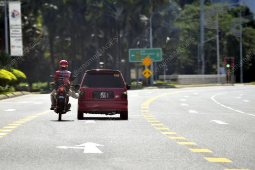 MOTOR TUNDA KERETA