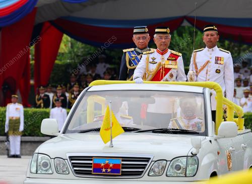 ISTIADAT MENGARAK PANJI PANJI YANG DI PERTUAN AGONG