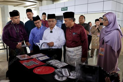 DATUK DR MOHD NA'IM MOKHTAR