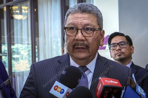 DATUK SERI WAN AHMAD DAHLAN ABDUL AZIZ