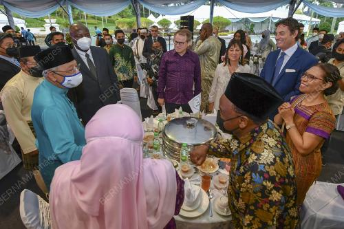 DATUK SERI ISMAIL SABRI YAAKOB