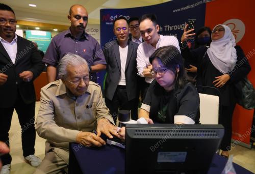 TUN DR MAHATHIR MOHAMAD