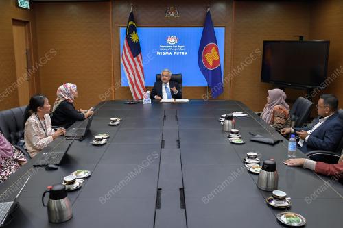 DATUK SERI AMRAN MOHAMED ZIN