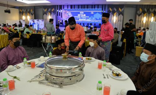 TAN SRI MOHD ZUKI ALI