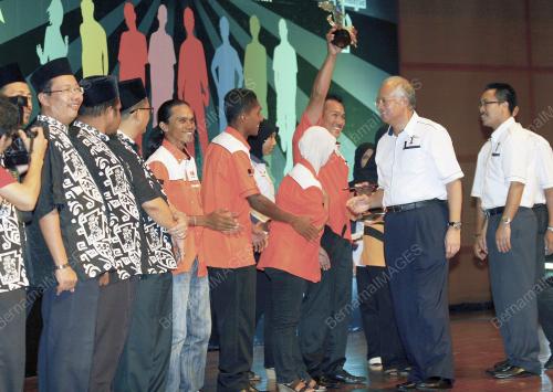 MOHD NAJIB TUN ABDUL RAZAK