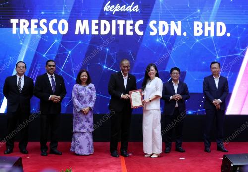 DATUK SERI DR DZULKEFLY AHMAD