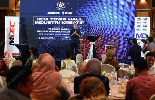 FAHMI FADZIL