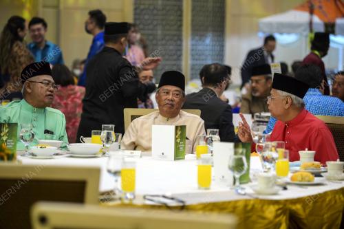 DATUK SERI ISMAIL SABRI YAAKOB