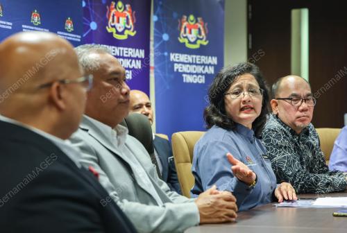 DATUK DR AZLINDA AZMAN