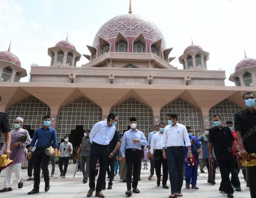 TAN SRI MUHYIDDIN YASSIN