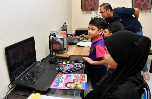 PENGAJARAN DAN PEMBELAJARAN DI RUMAH
