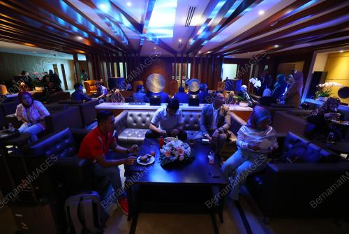 SKY SUITE AIRPORT LOUNGE