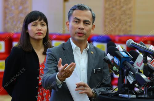 FAHMI FADZIL