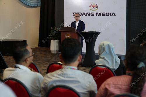 DATUK FAHMI FADZIL