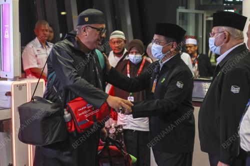 DATUK DR MOHD NA`IM MOKHTAR