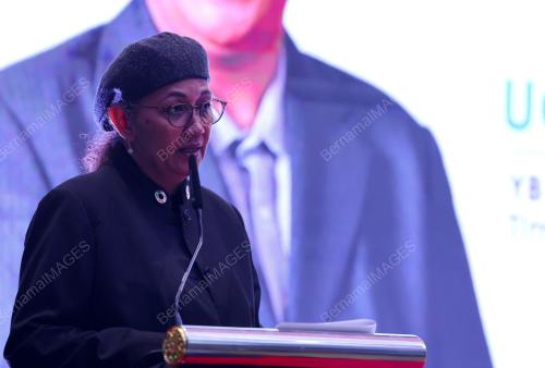 DATUK HANIFAH HAJAR TAIB
