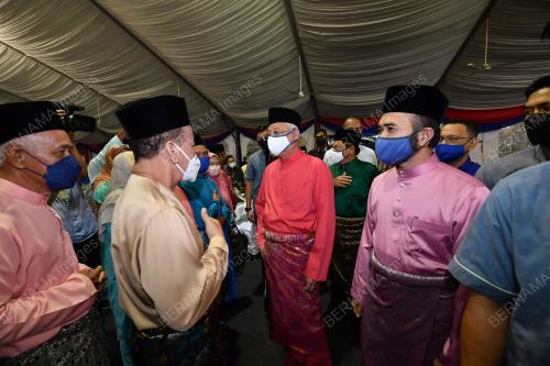 DATUK SERI ISMAIL SABRI YAAKOB