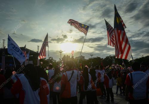 PELANCARAN BULAN KEBANGSAAN DAN KIBAR JALUR GEMILANG 2022