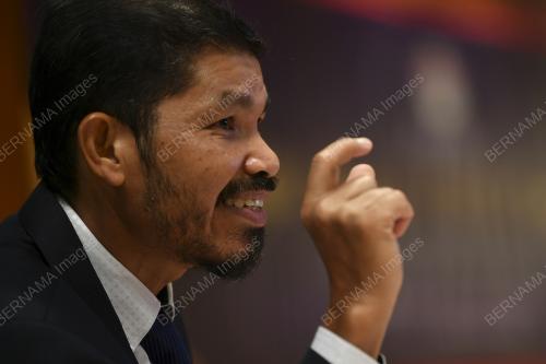 DATUK SERI DR MOHD UZIR MAHIDIN