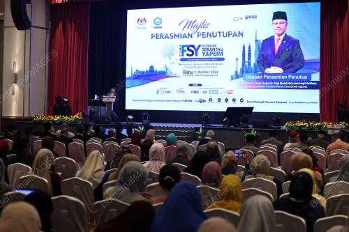DATUK DR MOHD NA'IM MOKHTAR